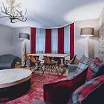 Alpine Living By We Rent, Summercard Included 公寓 *
