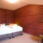 Daire Alpine Living By We Rent, Summercard Included