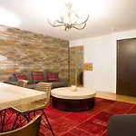 Alpine Living By We Rent, Summercard Included 公寓 滨湖采尔