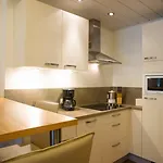 公寓 Alpine Living By We Rent, Summercard Included 滨湖采尔