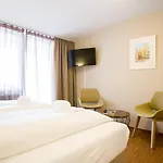 Alpine Living By We Rent, Summercard Included 公寓 滨湖采尔
