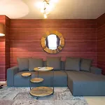 公寓 Alpine Living By We Rent, Summercard Included *