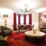 Alpine Living By We Rent, Summercard Included 公寓