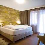Daire Alpine Living By We Rent, Summercard Included *