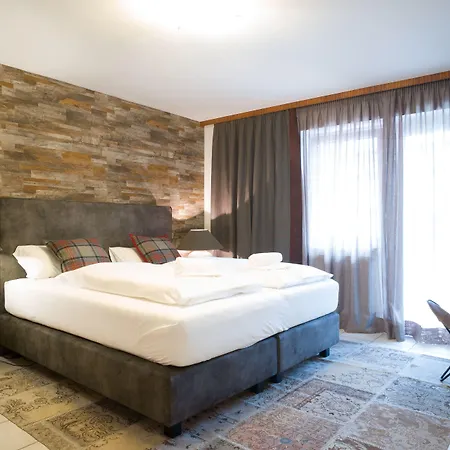 Alpine Living By We Rent, Summercard Included Apartment