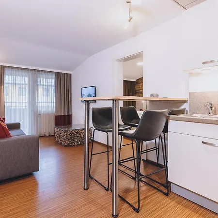 Alpine Living By We Rent, Summercard Included Τσελ αμ Ζέε